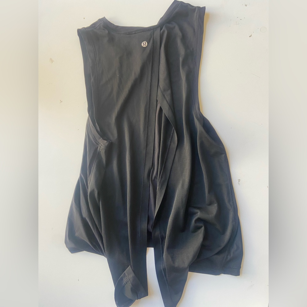 Lululemon tie back top